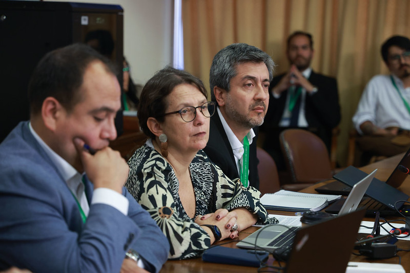 Subsecretaria de Educación, al centro